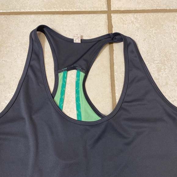 Under Armour razorback tank - Picture 2 of 7